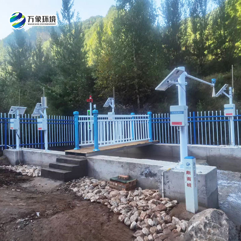 岸邊水質監(jiān)測站